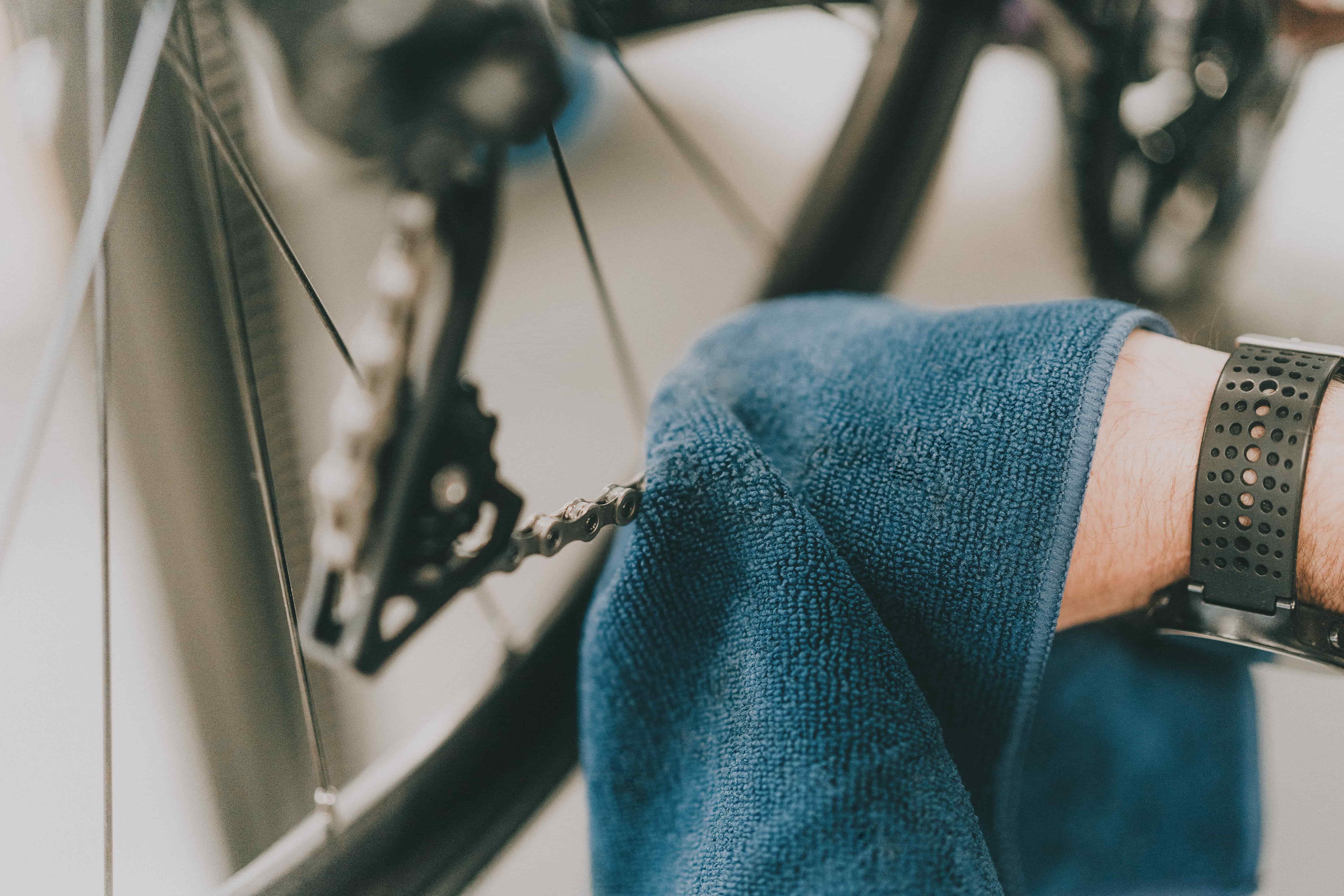 Gros plan sur une chaine de vélo